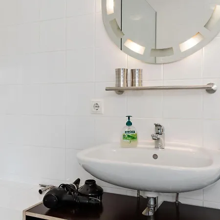 Near Bergisel Jump アパート インスブルック